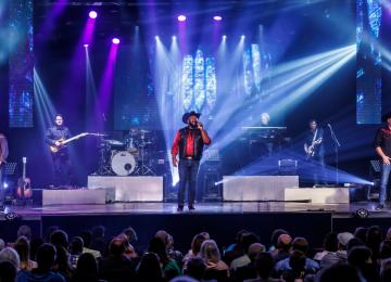 Pierce Arrow Ozark Mountain Christmas Spectacular