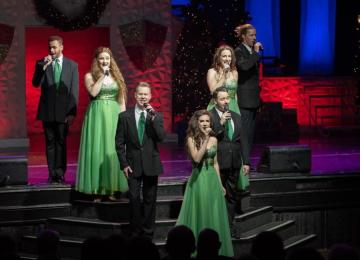 Dublin's Irish Tenors & The Celtic Ladies - A Celtic Christmas